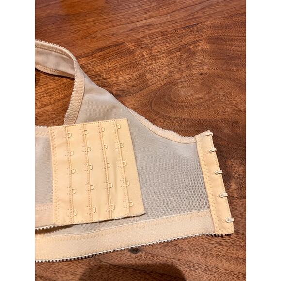 Jodee Mastectomy Bra Wireless Front and Back Closure Size 44C Style #3315 Beige - Picture 4 of 7